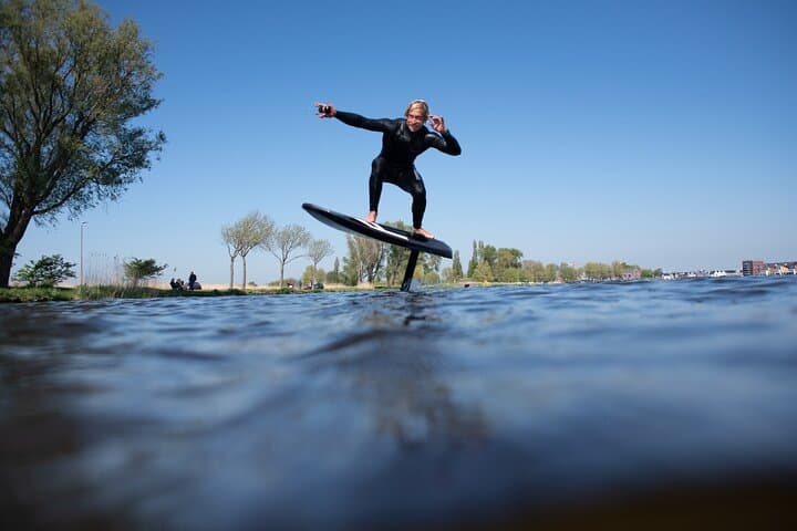 Efoiling in Amsterdam: 40-Minute Expert Clinic on an Electric Hydrofoil photo 3