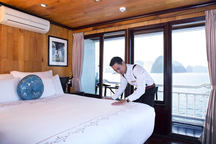 3-Day Hera Cruise: Explore Ha Long & Lan Ha Bay from Hanoi photo 2