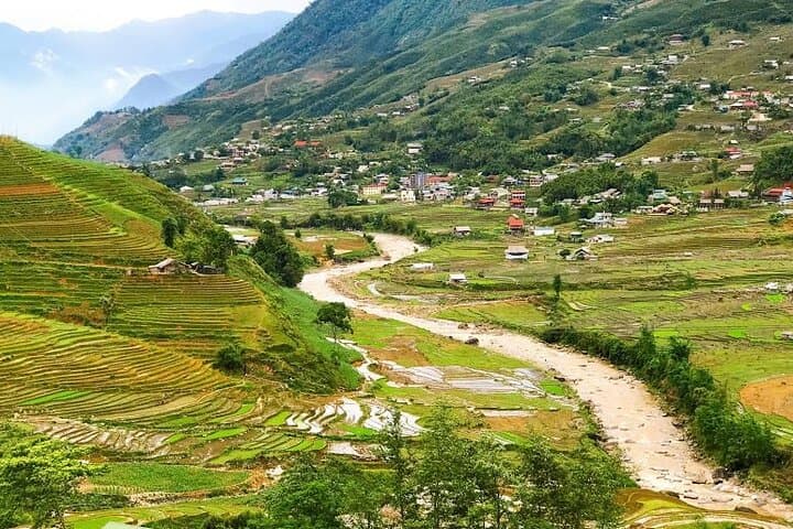 Sapa Budget Trek: 2-Day Homestay & Rice Terrace Hike from Hanoi photo 2