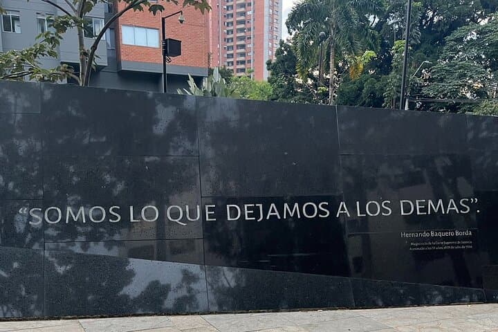 Medellín Dark Past and Bright Present: Pablo Escobar Sites and Comuna 13 Graffiti Tour photo 5