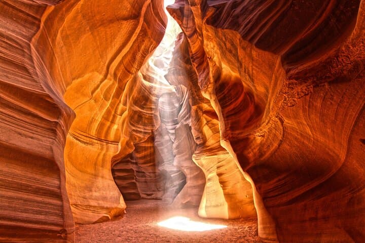 Upper Antelope Canyon Tour: Guided Slot-Canyon Experience Near Page, AZ