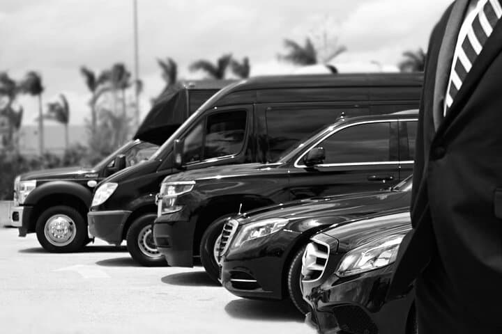 St. Louis Airport Limousine Service — Private Black Car Transfers to Lambert photo 1