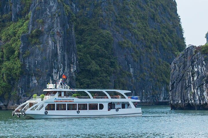 4-Day Hanoi, Ninh Binh & Halong Bay Adventure: City Culture, Limestone Karsts & Island Cruise photo 4