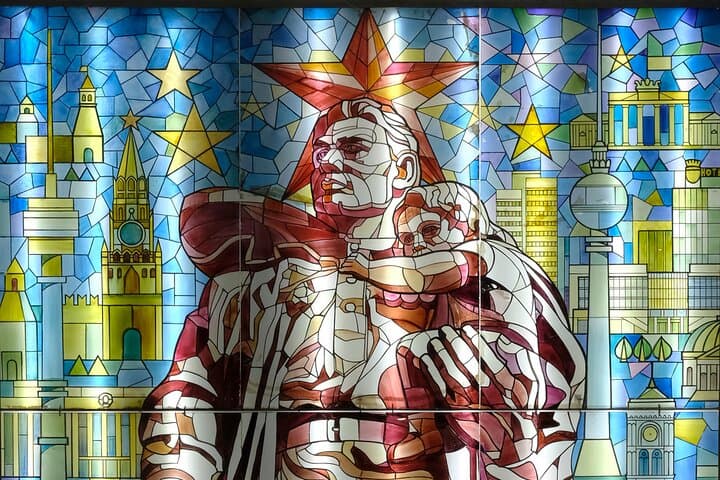Explore Berlin's Soviet Heritage: Half-Day Bike Tour from Pankow to Brandenburg Gate photo 3