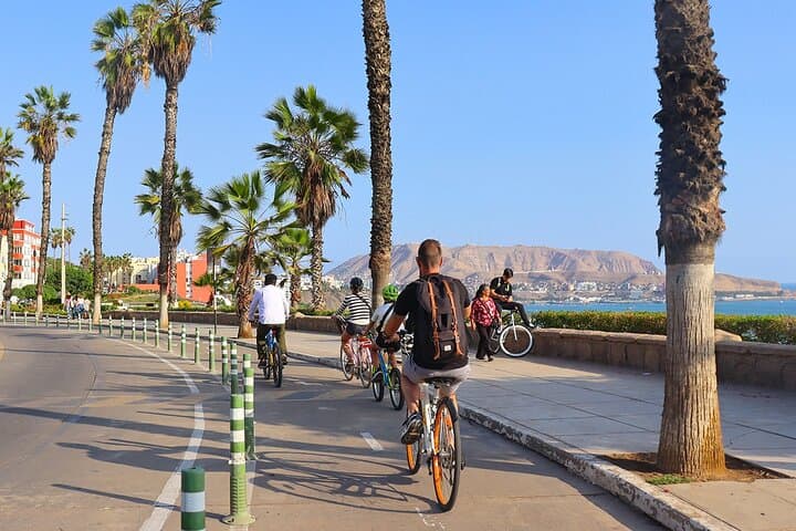 Coastal Lima Bike Tour: Miraflores & Barranco Small-Group Ride photo 2