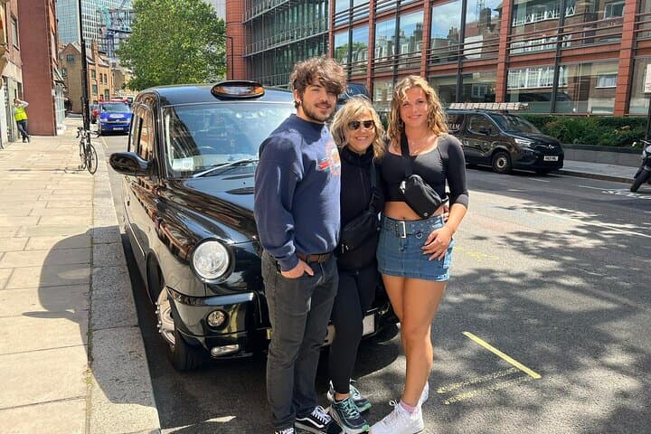 Discover London in a Private Black Cab: 8-Hour Ultimate City Tour