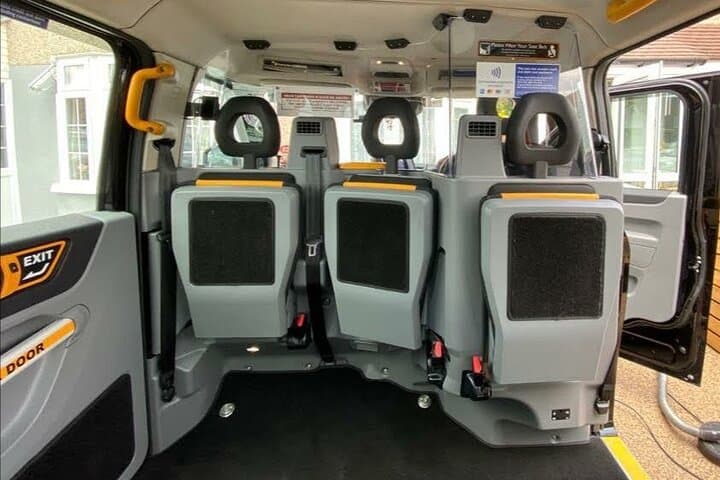 Private Southampton to London Transfer with Stonehenge Stop in a Classic Black Cab photo 3