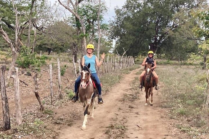 Tubing and Horseback to the Sky-Blue River in Guanacaste photo 4