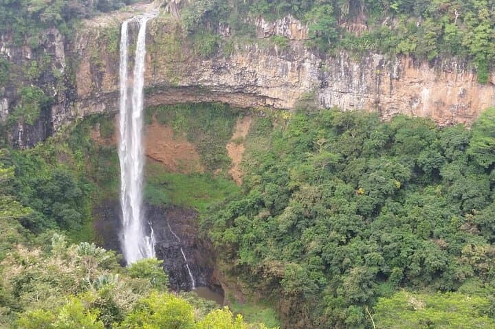Full-Day Private South Mauritius Tour — Chamarel, Black River Gorges & Grand Bassin photo 3