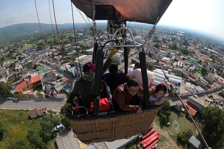 Dawn Balloon Flight Over Teotihuacan: Pyramids, Toast & Breakfast photo 3
