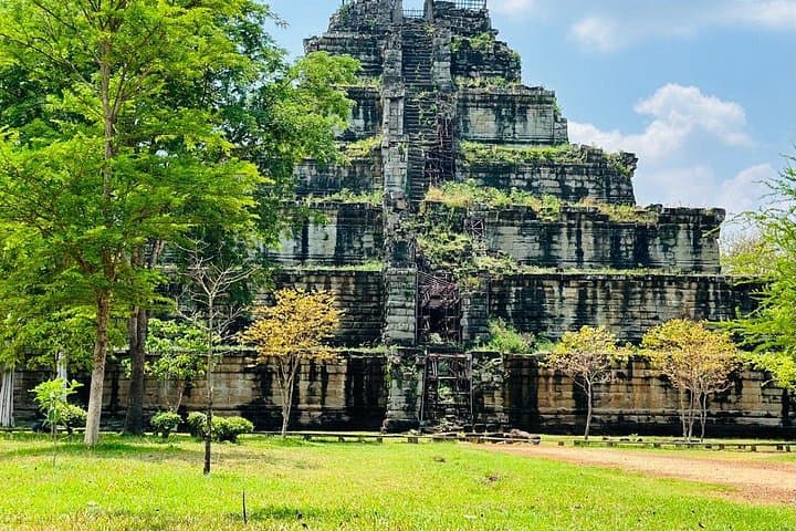 3-Day Siem Reap Adventure: Temples, Floating Villages & Khmer Culture photo 2