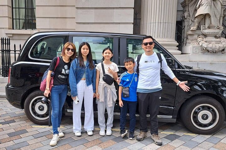 Southampton to London Private Transfer in a Classic Black Cab
