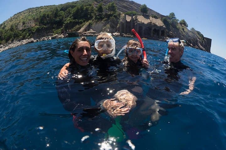 Afternoon Snorkelling with a Marine Biologist on the Sorrento Coast photo 1