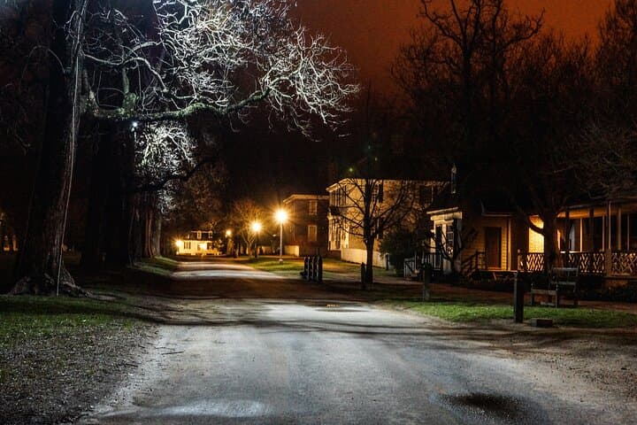 Williamsburg Ghosts and Brews: Haunted Pub Crawl on Duke of Gloucester photo 2