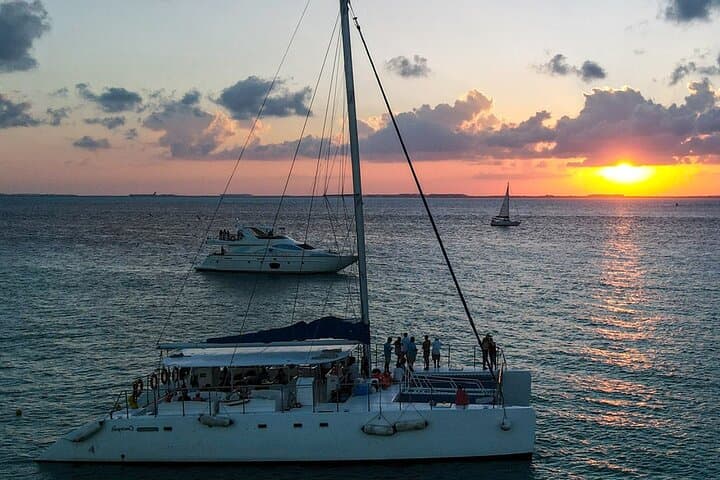 Full-Day Isla Mujeres Catamaran: Snorkel, Open Bar & Beach Club photo 5