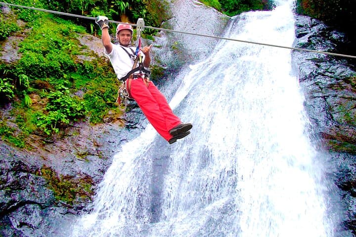 Puntarenas Mega Zipline: 18 Cables Over 11 Waterfalls photo 4