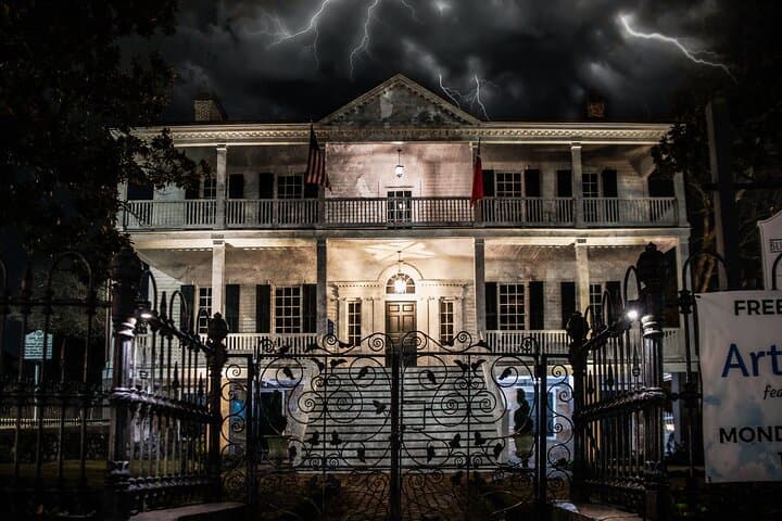 Wilmington Ghost Tour — Wraiths & Wicked Whispers Historic Haunted Walking Tour photo 5