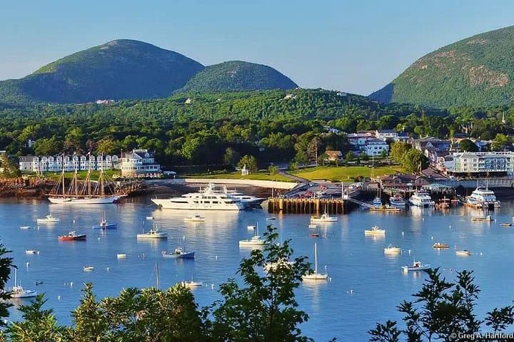 Bar Harbor Food Walking Tour: Lobster Rolls, Ice Cream & Balance Rock (2 Hours) photo 1
