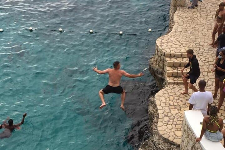 Negril Party Catamaran Cruise: 4-Hour Snorkel, Open Bar & Rick's Cafe Stop photo 3