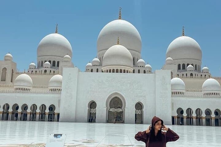 Private Abu Dhabi Full-Day Sightseeing Tour — Sheikh Zayed, Emirates Palace & Heritage Village photo 4