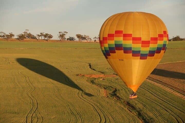 Sunrise Hot Air Balloon over Avon Valley with Champagne Breakfast photo 2