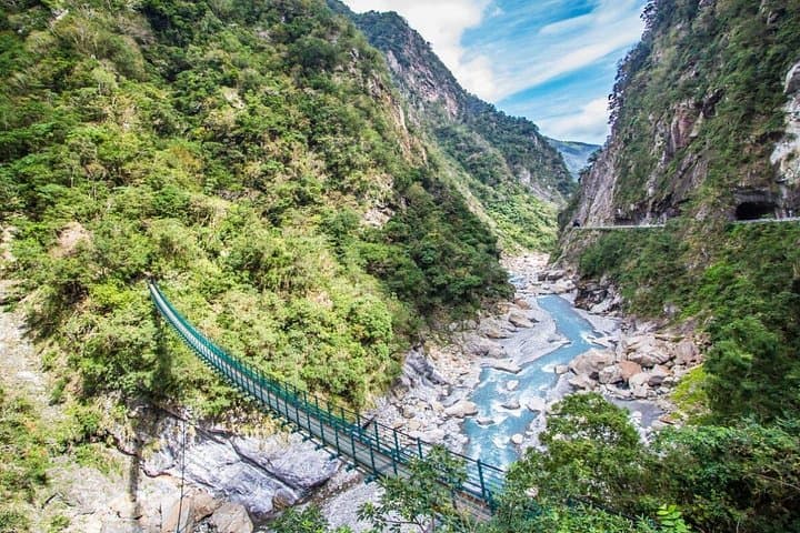 Full-Day Taroko Gorge Tour from Taipei — Marble Cliffs, River Terraces & Scenic Trails