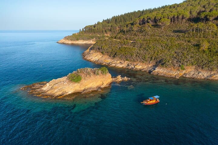 Sunset Aboard a Vintage Gozzo: Private Elba Island Coastal Cruise photo 4