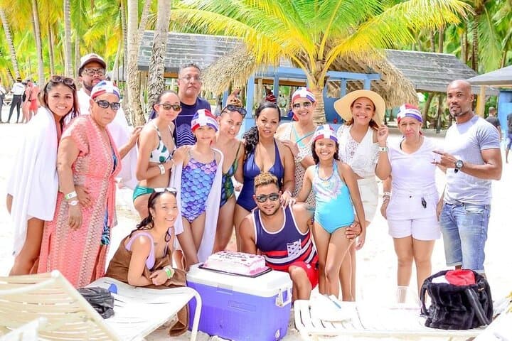 Saona Island Day Trip: Natural Pool, Catamaran Return & Beach Lunch photo 3