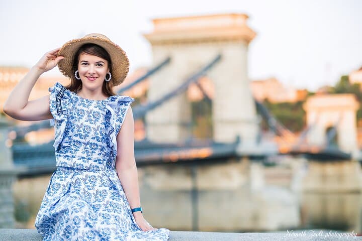 Budapest Portrait Photography Tour — Capture Iconic Landmarks & Seasonal Fields photo 2