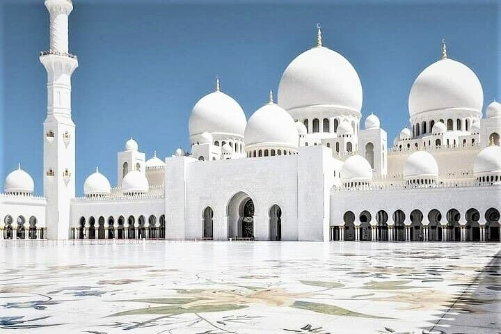 Abu Dhabi Day Trip from Dubai: Sheikh Zayed Mosque, Corniche & Heritage Stops