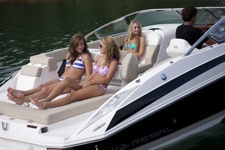 Private Lake Como Boat Tour: Villas, Bellagio & Prosecco Cruise photo 2