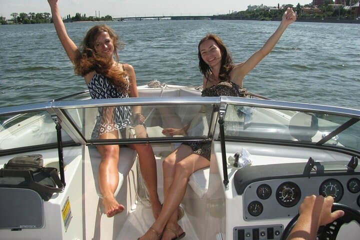 Private 3-Hour Lake Como Boat Tour: Bellagio, Villas & Prosecco Cruise photo 3