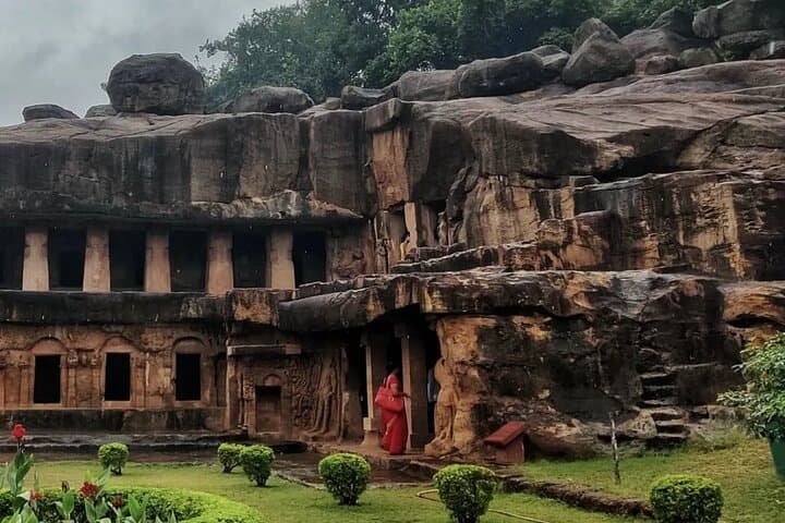 Bhubaneswar in a Day — Temples, Caves, Wildlife and Local Flavors photo 5