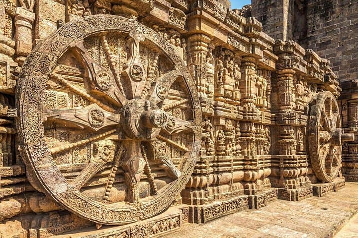 Konark Sun Temple & Puri Day Trip from Bhubaneswar — Private Full-Day Cultural Tour photo 3