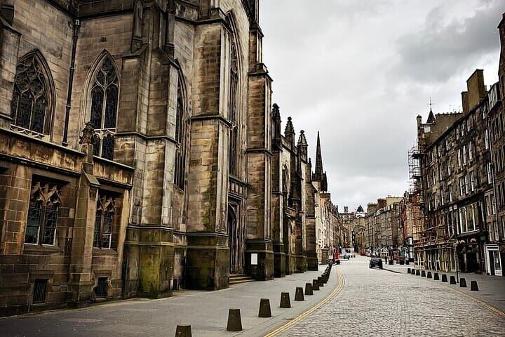 Private Full-Day Edinburgh Walking Tour: Castles & Cobblestones photo 5