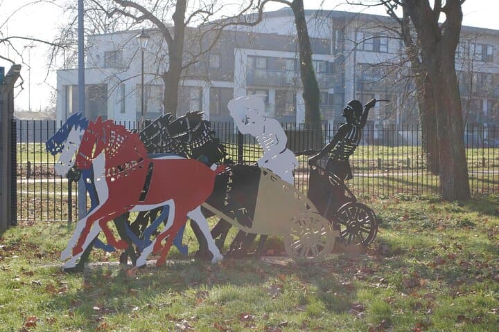 Lost Centurion Quest in Colchester — Roman City Exploration Game photo 5