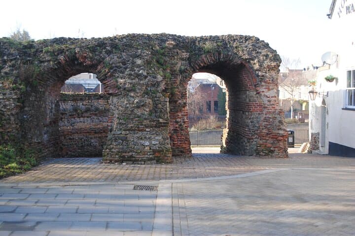Lost Centurion Quest in Colchester — Roman City Exploration Game photo 3