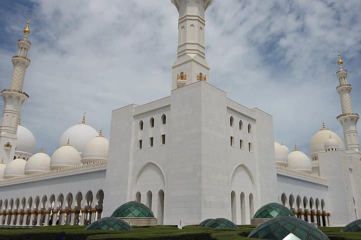 3-Day UAE Gala Tour: Dubai Desert Safari, Dhow Cruise & Abu Dhabi Highlights photo 1