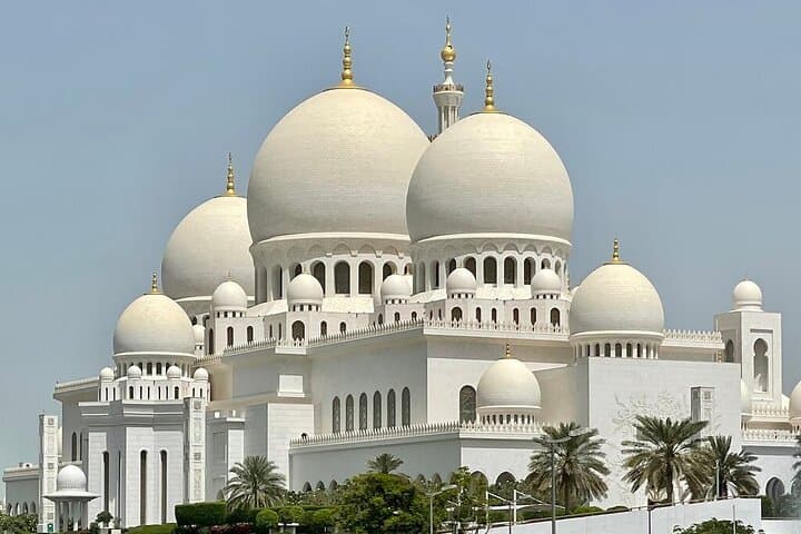 Abu Dhabi Stopover Tour: Private Airport Layover Highlights photo 2
