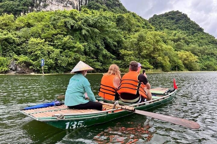 Ninh Binh Full-Day Private Tour: Hoa Lu, Trang An & Mua Cave (Hang Mua) photo 4