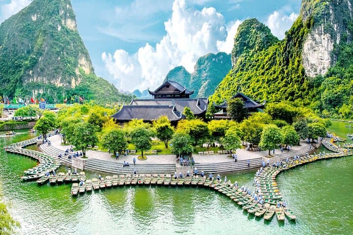 Ninh Binh Full-Day Private Tour: Hoa Lu, Trang An & Mua Cave (Hang Mua) photo 2