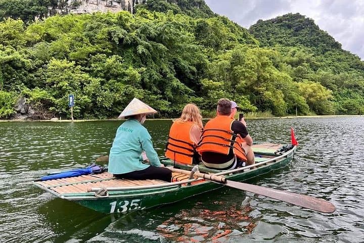 Private Ninh Binh Day Tour: Hoa Lu, Trang An Boat Trip & Mua Cave Viewpoint photo 5