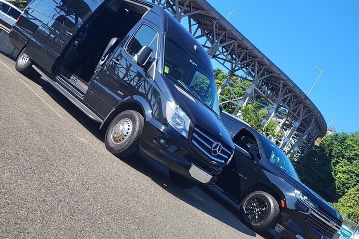 Seattle Door-to-Door Airport, Hotel & Port Transfers photo 1