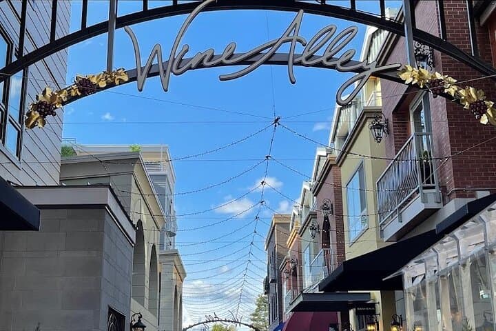 Private Seattle City & Wine Tour — Hourly Customizable Vehicle Rentals photo 5