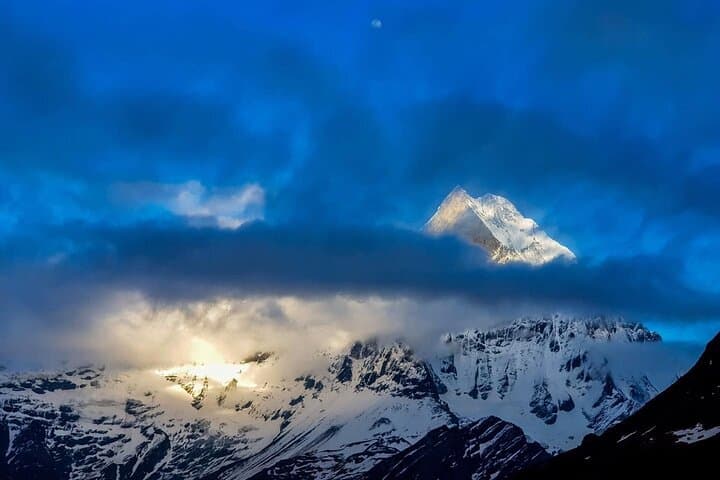 Poon Hill Sunrise Trek from Pokhara: 1-Night Ghorepani Adventure photo 3