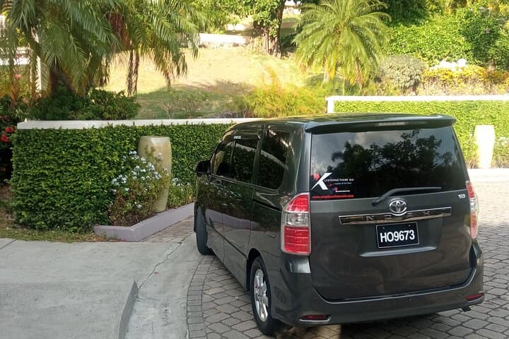 St. Lucia Private Round-Trip Airport Transfers from UVF — Groups up to 4 photo 5