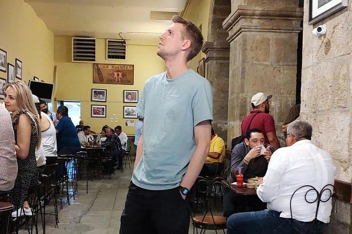 Night Cantina Tour in Guadalajara: Private 3-Hour Bar Crawl through La Sin Rival, Mascusia & La Fuente