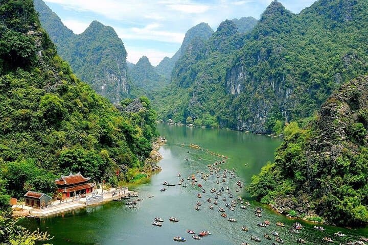 Full-Day Ninh Binh Tour: Hoa Lu, Trang An Boat Trip & Mua Cave Viewpoint