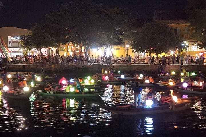 Hoi An Afternoon & Evening Guided Walking Tour with Night Market and Thu Bon River Boat Ride photo 2