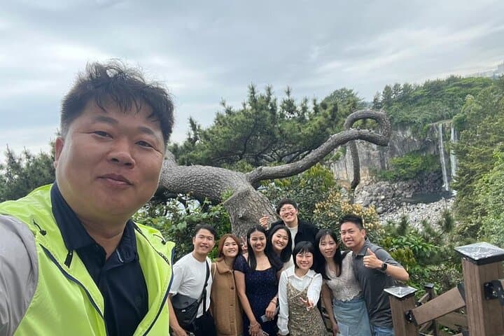 Round-Trip Transport to Jeongbang Waterfall from Jeju photo 3